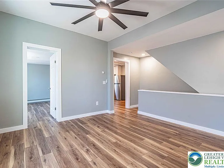 34 E Washington Ave — Photo 9