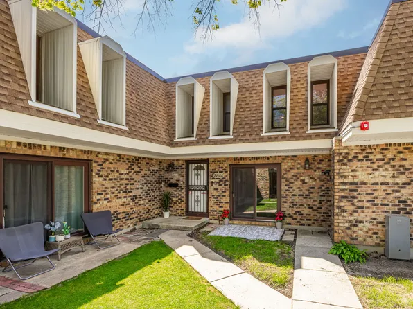 7808 Woodward Ave #41-4G, Woodridge, IL 60517