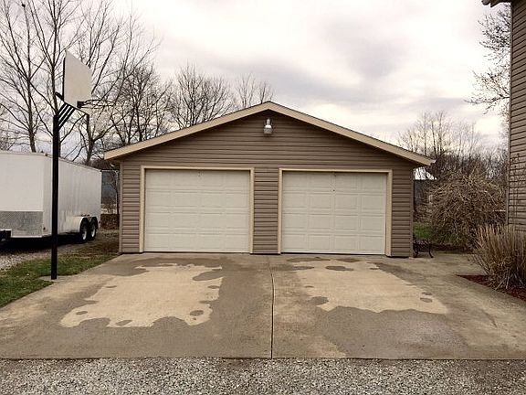 4th image of 1006 Cottage St