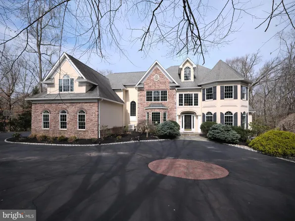 205 Burkdale Ct, New Hope, PA 18938