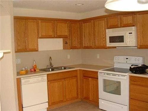 2nd image of 806 Seminole Palms Dr