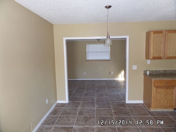520885_Dining Area_12162014