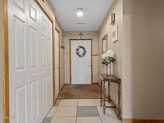 4th image of 1045 Laural Lane