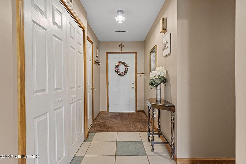 4th image of 1045 Laural Lane