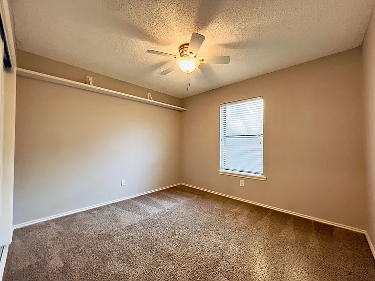 6904 Genoa Ave — Photo 17