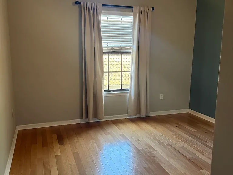455 La Travesia Flora St #202 — Photo 12