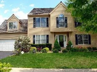 615 Waterbury Ave, Gurnee, IL 60031