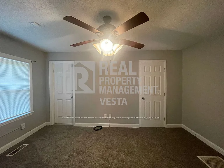 444 Corbin Ave — Photo 6