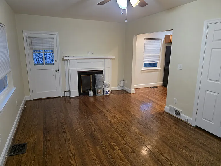 Living room with natural gas logs.