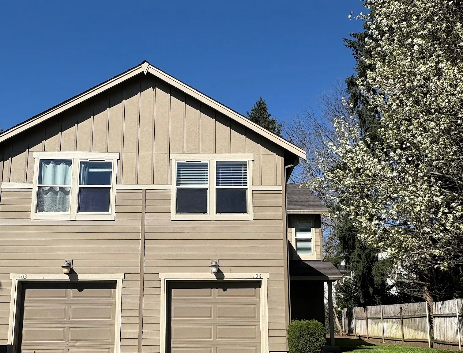 3 bed, 2.5 bath, 1250 sqft, $2,100 — Photo 2