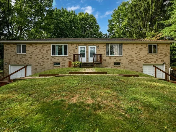 596 Ticknor Rd, Mogadore, OH 44260