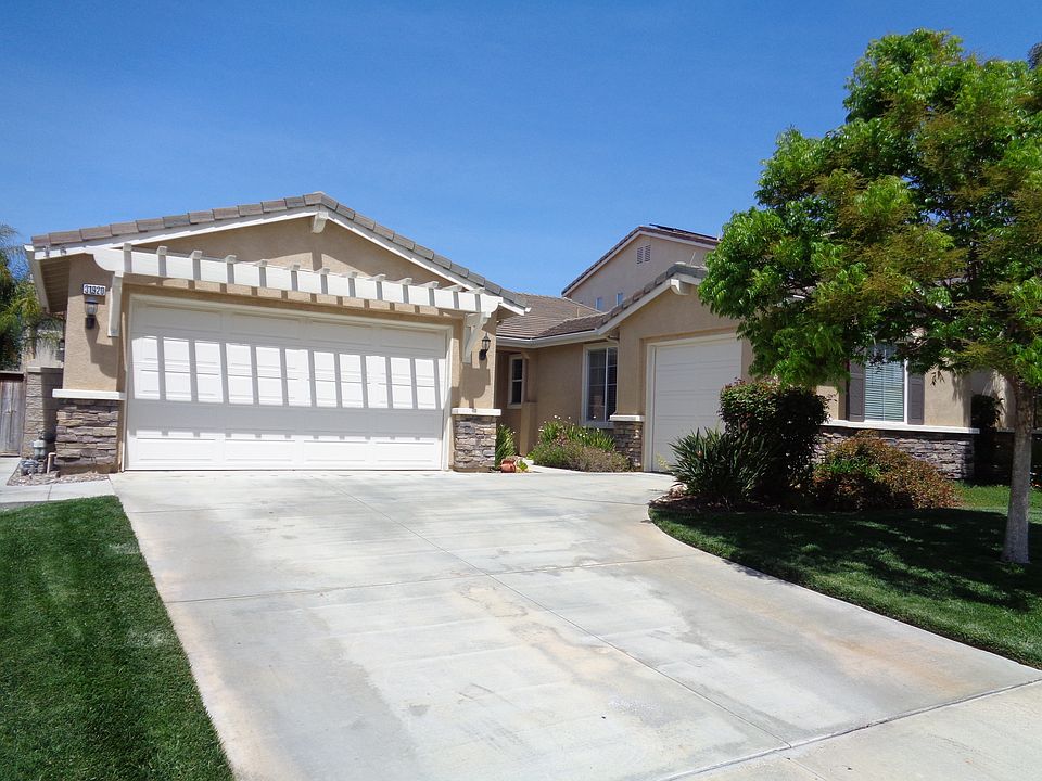 1st image of 31920 Honeysuckle Cir