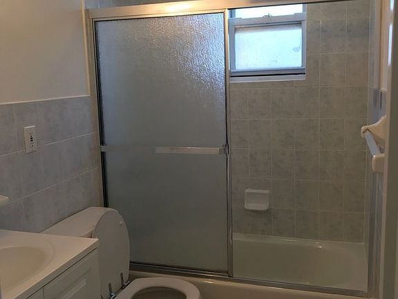 5th image of 76 E 2nd St APT 1B