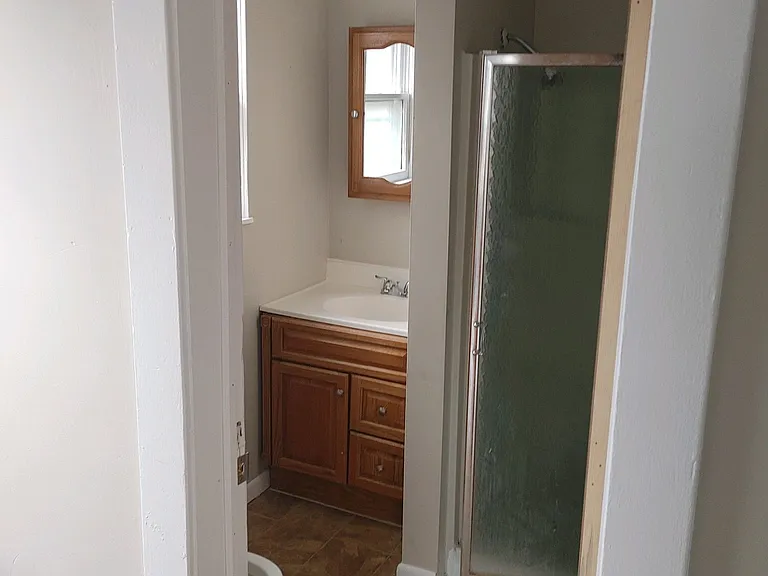 1606 E 12th St #1/2 — Photo 5