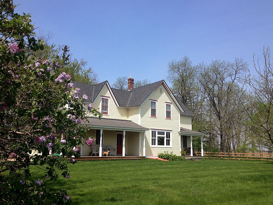 Charming hobby farm
