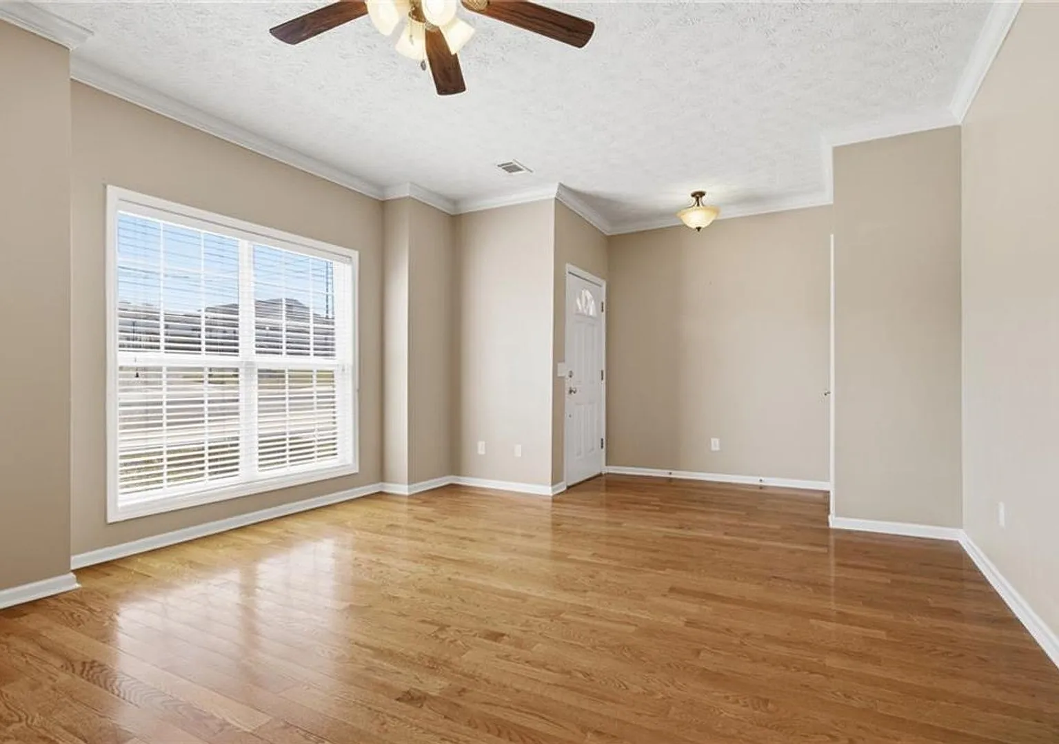Brick Townhome in Meadowbrook! — Photo 3