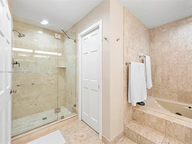19253 Fisher Island Dr #19253 — Photo 21