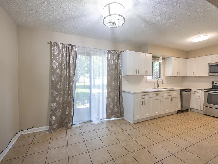 4445 Cushing Ln — Photo 10