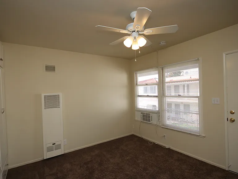 30 N 1st St #8 — Photo 4