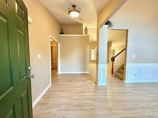 1080 Chandler Ridge Dr — Photo 2