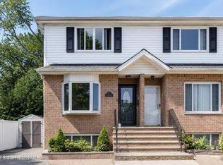 10 Olivia Ct, Staten Island, NY 10310