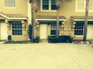 374 SW 122nd Ave, Pembroke Pines, FL 33025
