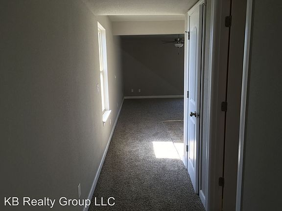 3rd image of 610 Maggie Ct