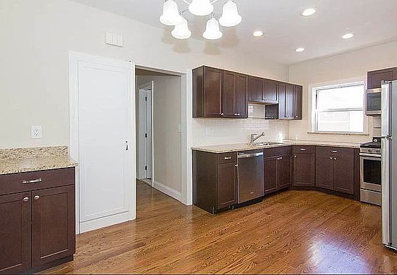 2nd image of 2167 48th St #2