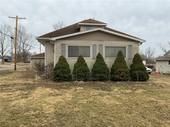 204 Center St, Bismarck, IL 61814