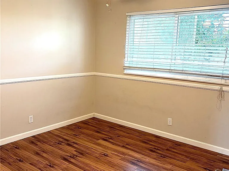 6131 Glenwood Dr — Photo 10