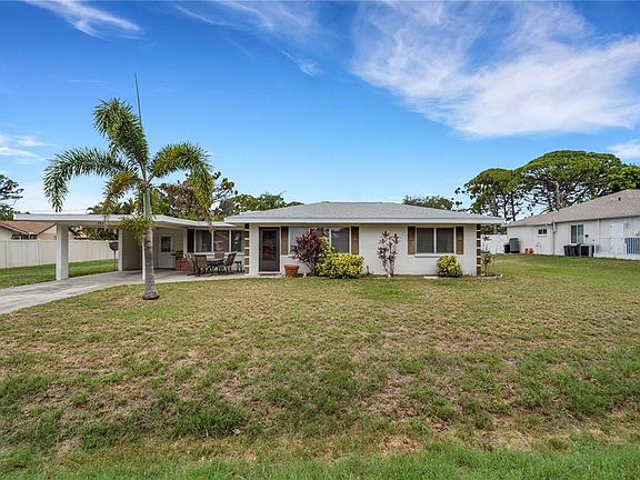 2nd image of 2830 Siesta Dr