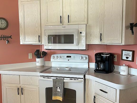 LOTS of Counter Space