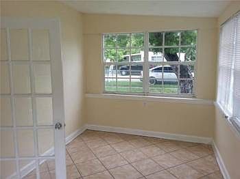 4th image of 1518 NW 11th St