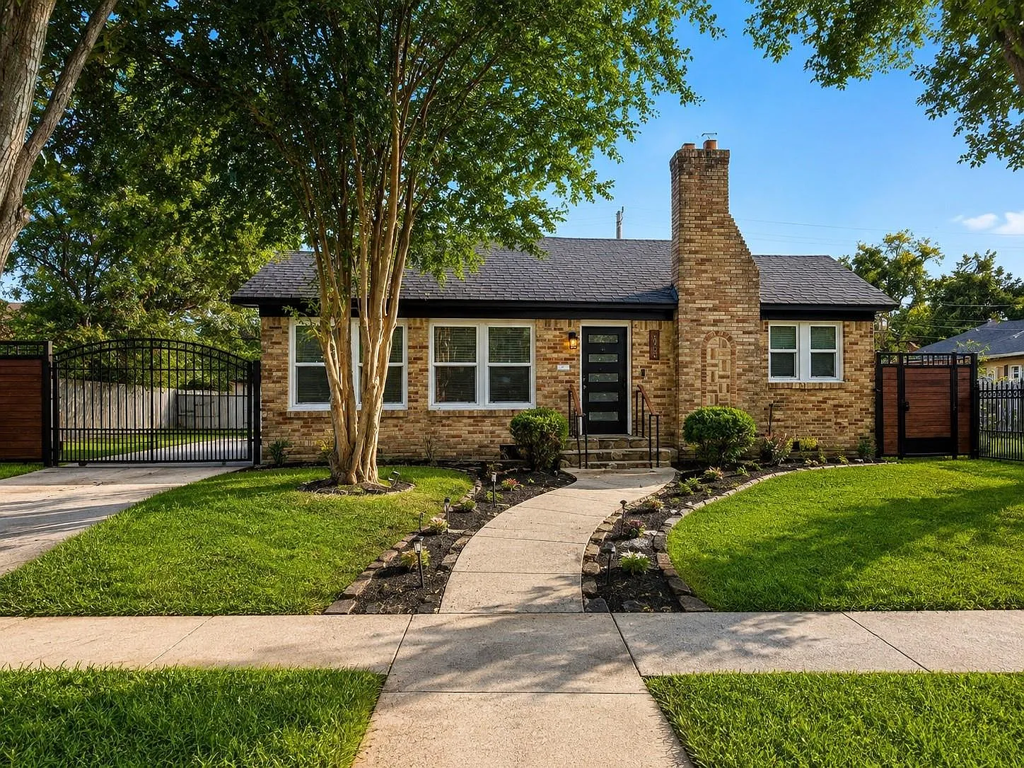 3 bed, 2.0 bath, 1394 sqft, $2,400 — Photo 1