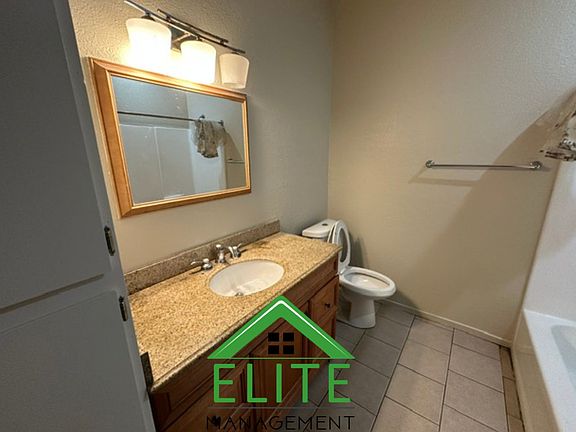 5th image of 129 W Oak St APT 4