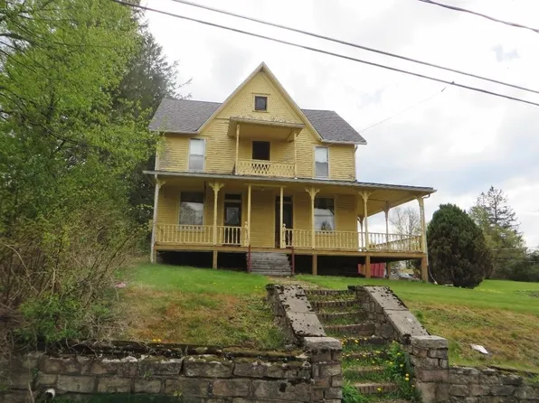28 Church St, Lopez, PA 18628