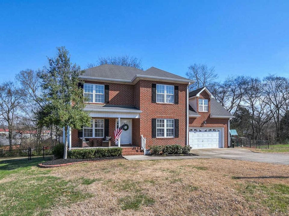 1st image of 123 Canterbury Close