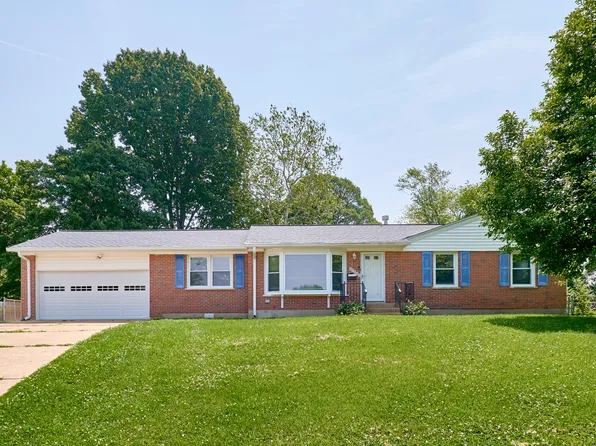 10900 Saint Boniface Ln, Saint Ann, MO 63074