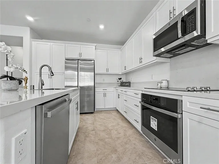 1366 Thunderbolt Ln — Photo 6