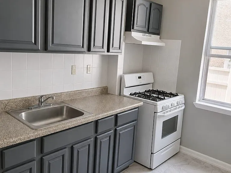 375 Mountain Rd #2 — Photo 1