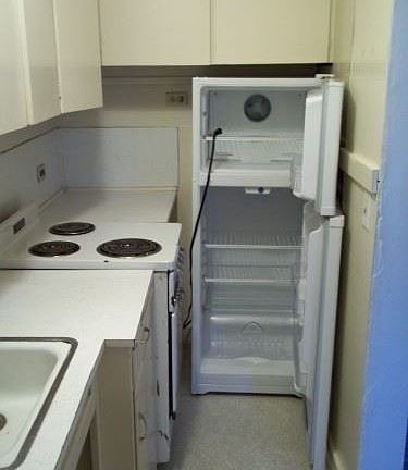 2nd image of 387 Catherine St APT F