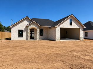 229 Central Park Ct, Athens, TX 75751
