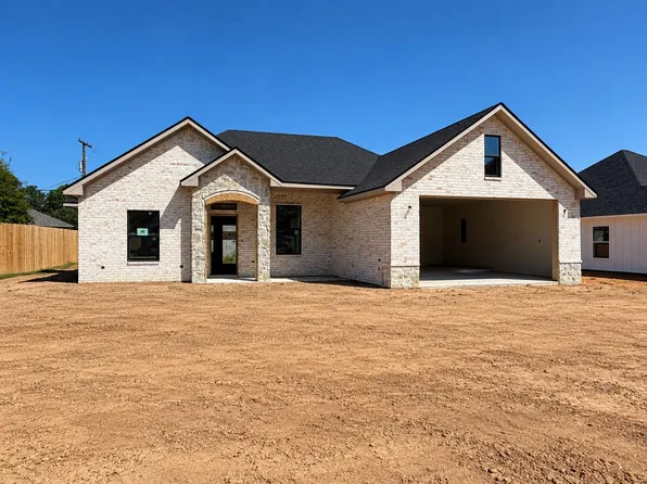 229 Central Park Ct, Athens, TX 75751