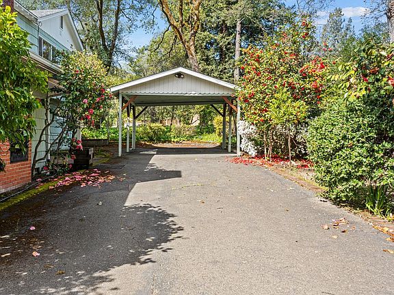 3rd image of 711 Willow Avenue