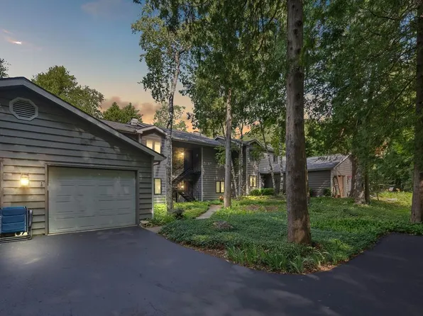 9351 Field Stone Ct #G-4, Unit, WI 54212