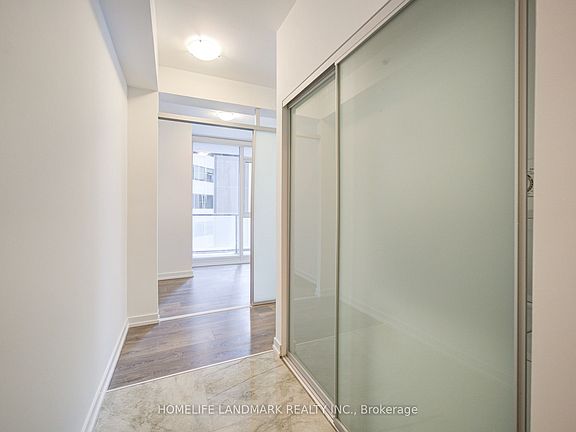 4th image of 426 University Ave #803