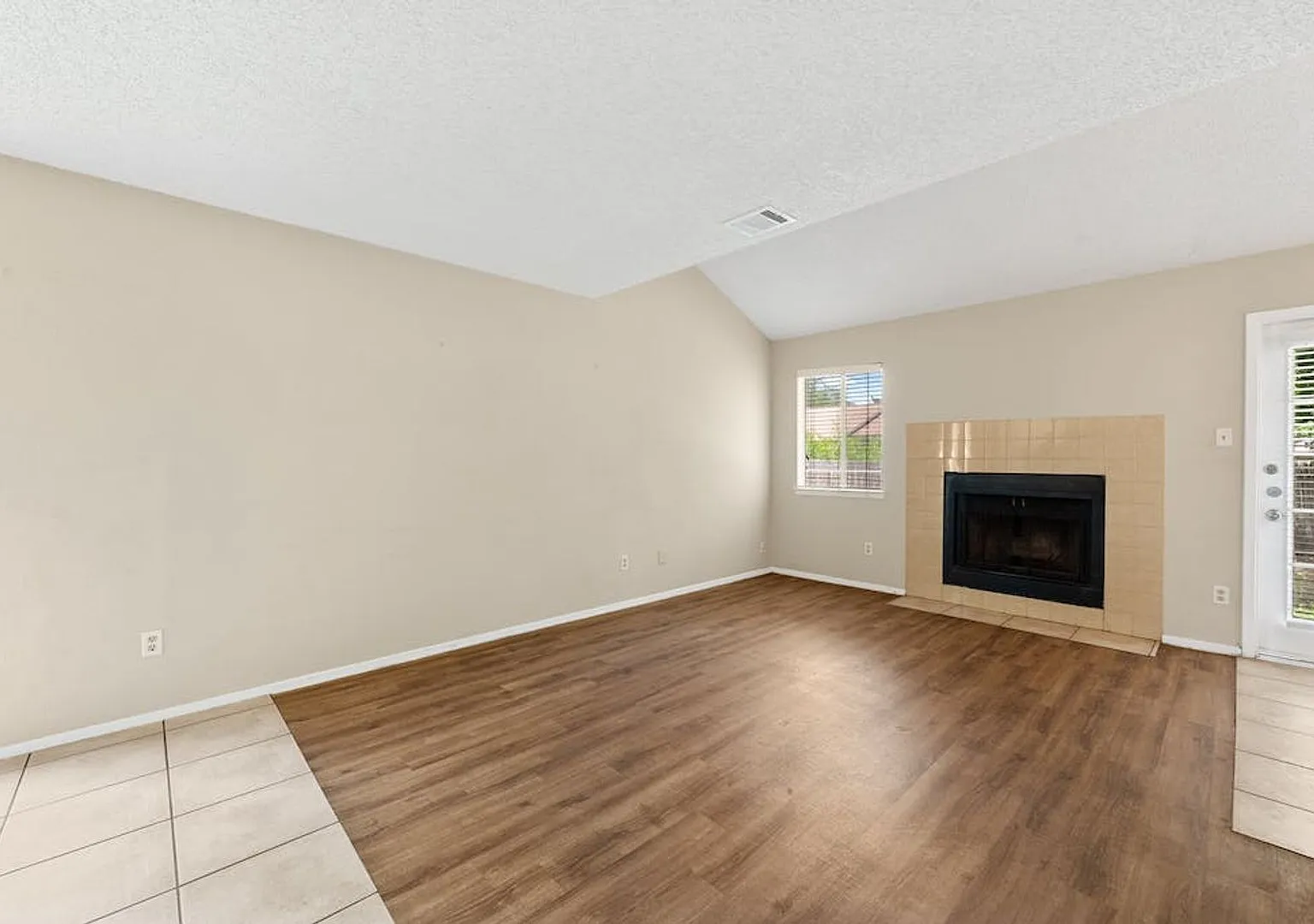Spacious 2BR | 1.5BA Home with Attached Garage in Austin, TX! — Photo 4