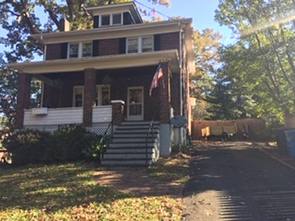 1st image of 3320 Rosewood Ave SW