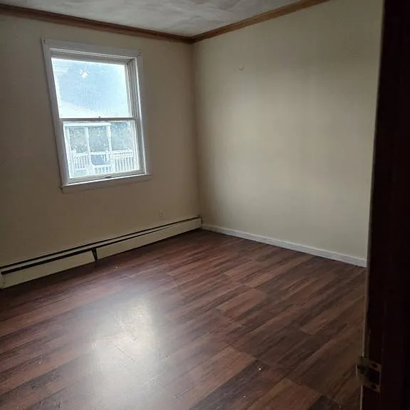 563 Cheshire St — Photo 2