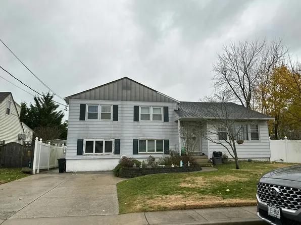 147 Madison Ave, Island Park, NY 11558